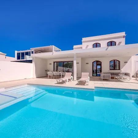 Malvasia - Pool - 900m To Playa Montana Roja By Lanzarote Плайя-Бланка