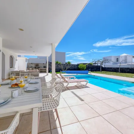 Будинок відпочинку Malvasia - Pool - 900m To Playa Montana Roja By Lanzarote