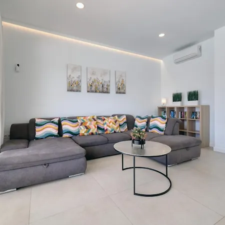 Будинок відпочинку Malvasia - Pool - 900m To Playa Montana Roja By Lanzarote Плайя-Бланка